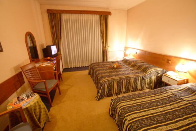 Hotel Dinara Livno Exterior photo