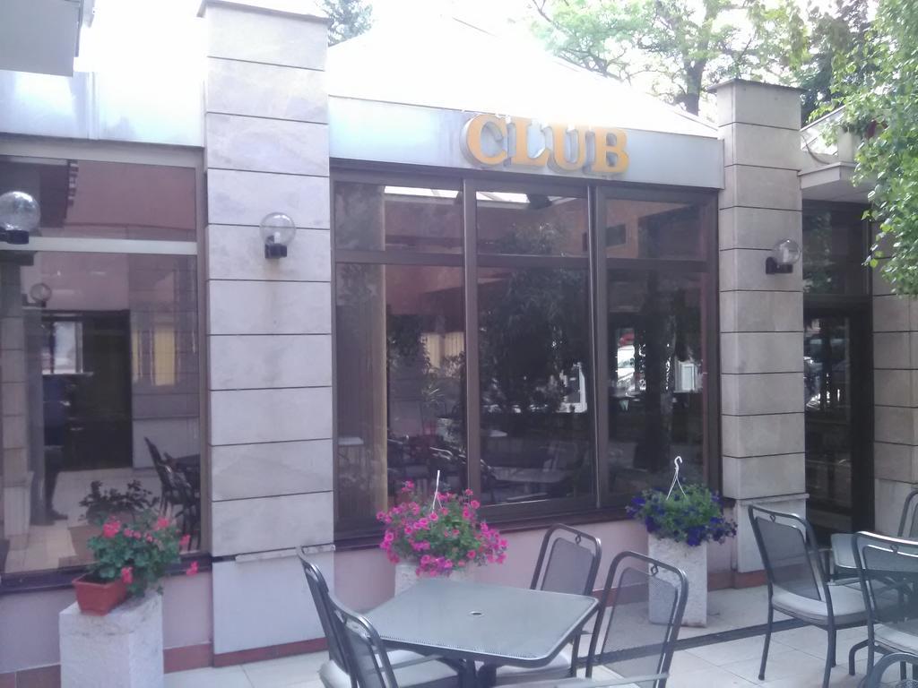 Hotel Dinara Livno Exterior photo